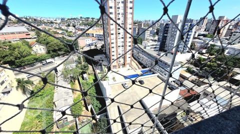 Image 7 - 930190