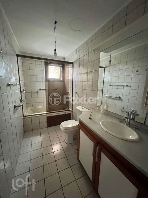 Image 7 - 930200