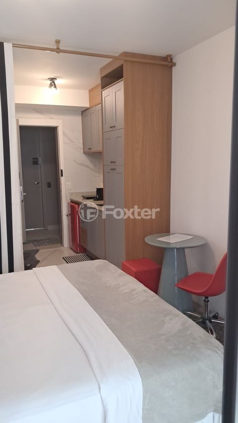 Image 3 - 930241