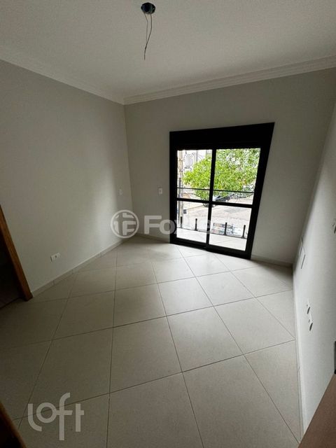 Image 4 - 930266