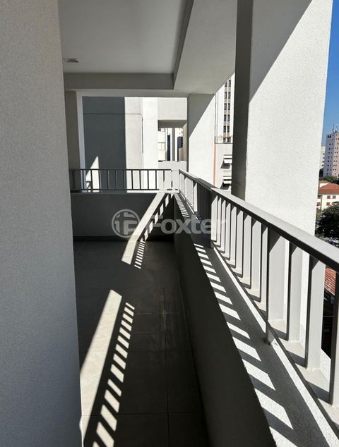 Image 3 - 930345