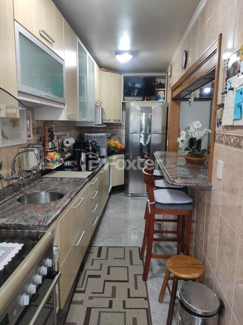 Image 4 - 930355