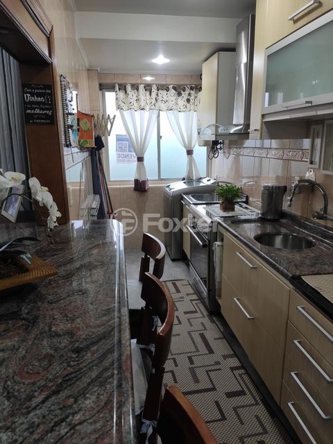 Image 3 - 930355