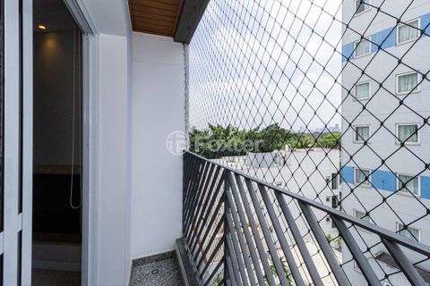Image 4 - 930359