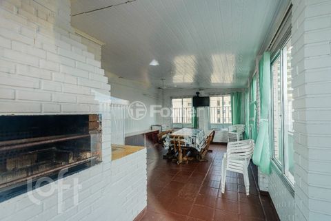 Image 19 - 930375