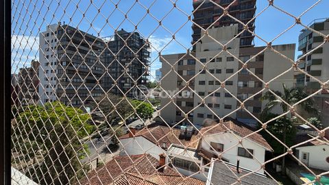 Image 17 - 930465