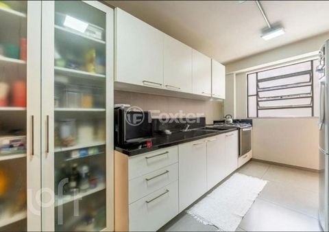 Image 8 - 930467