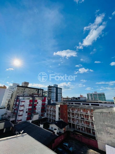Image 11 - 930485