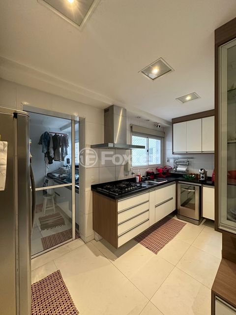 Image 3 - 930493