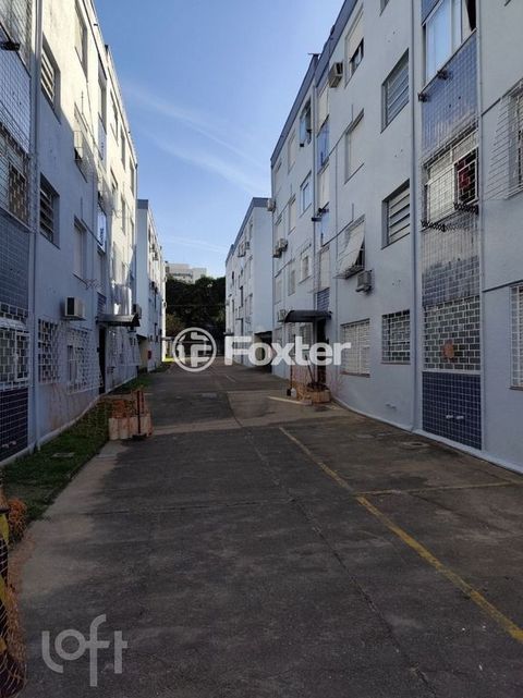 Image 9 - 930501