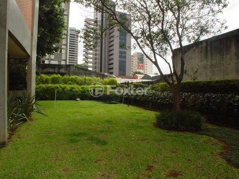 Image 4 - 930516