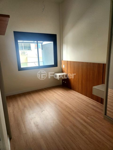 Image 3 - 930521