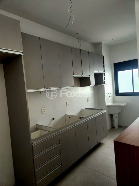 Image 7 - 930521