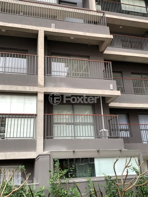 Image 8 - 930543