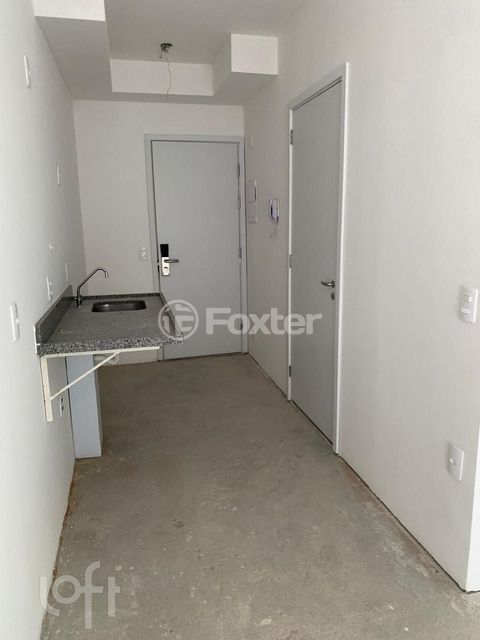 Image 1 - 930543