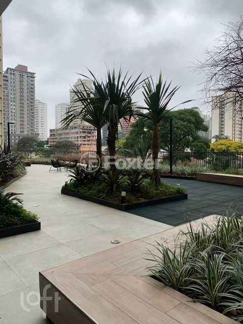 Image 7 - 930543