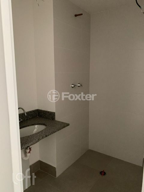 Image 2 - 930543