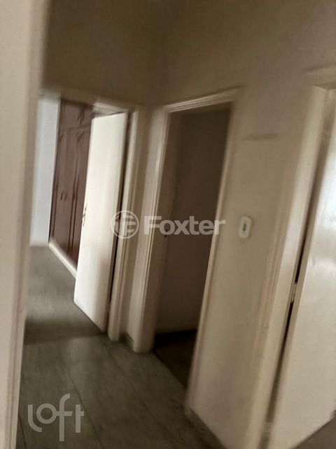 Image 11 - 930546