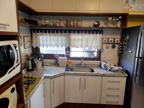 Image 5 - 930552