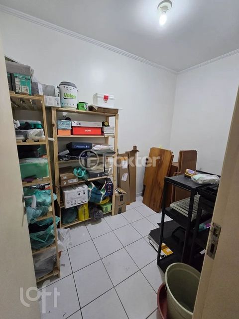 Image 9 - 930556