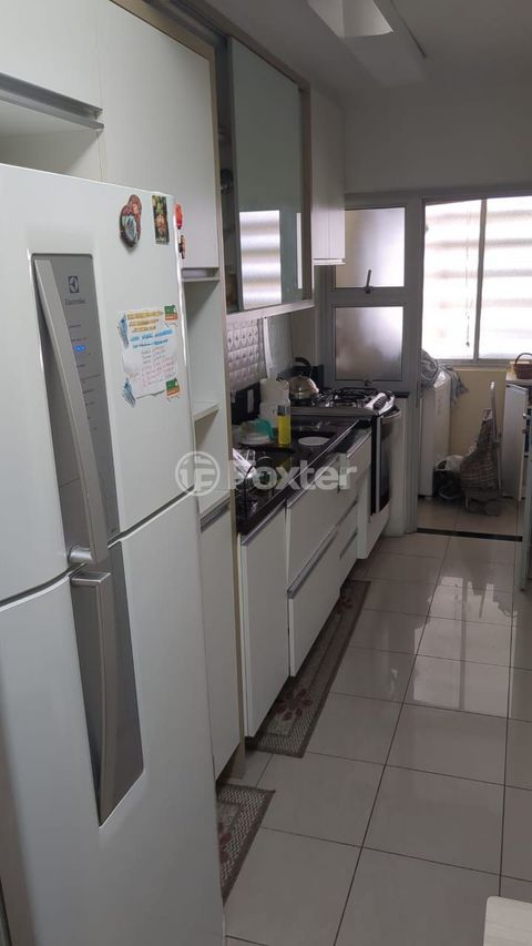 Image 3 - 930584