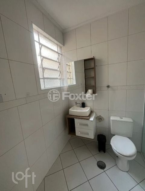 Image 6 - 930682