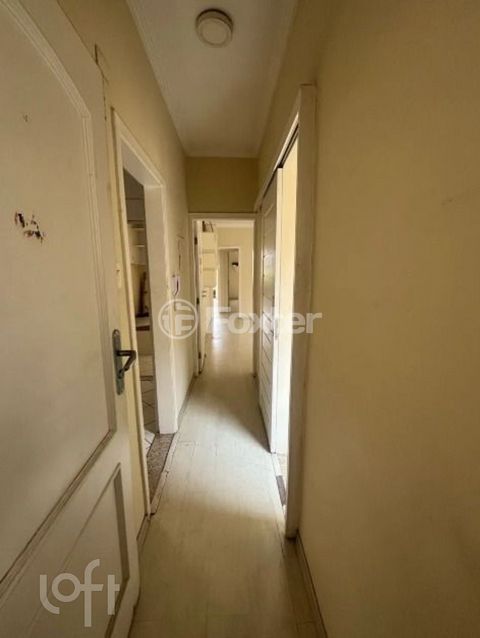 Image 1 - 930682