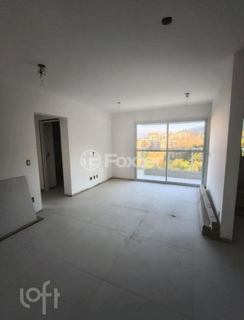 Image 3 - 930684