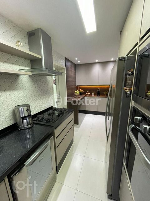 Image 7 - 930700