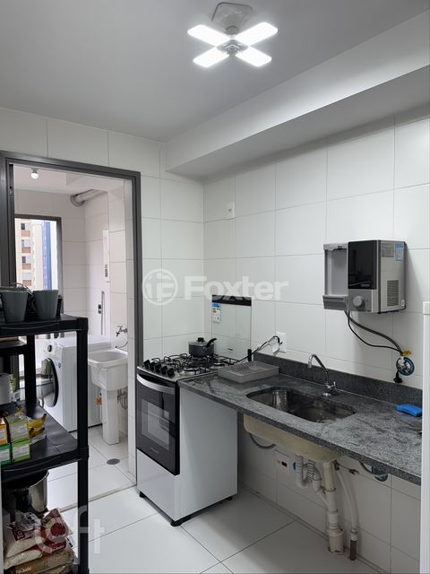 Image 7 - 930703