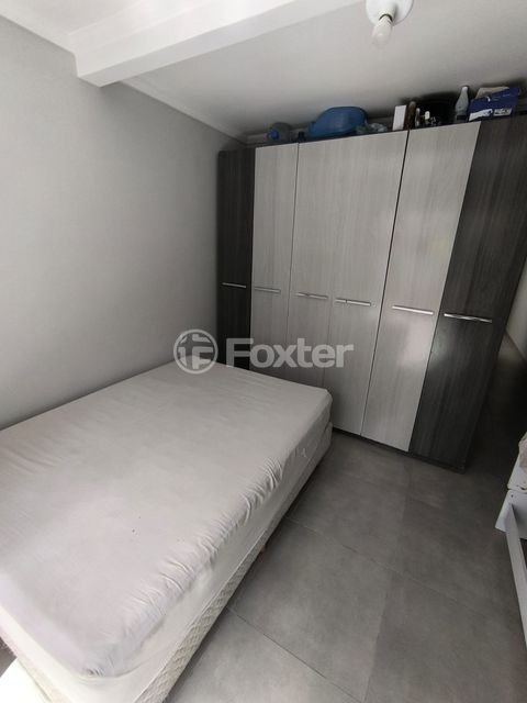 Image 5 - 930712