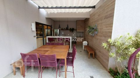 Image 9 - 930740