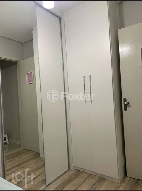 Image 5 - 930741