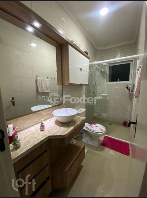 Image 7 - 930741