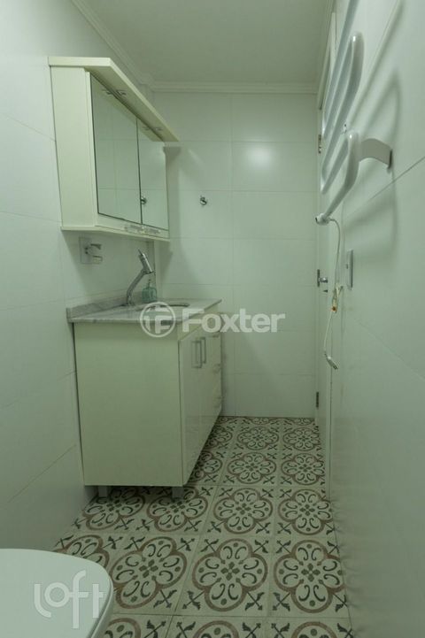 Image 17 - 930766