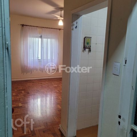 Image 7 - 930812