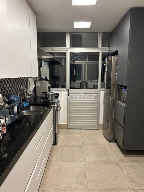 Image 3 - 930819