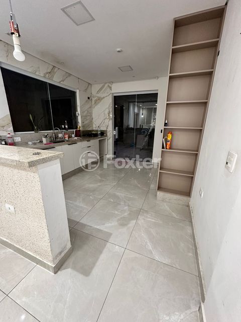 Image 7 - 930820