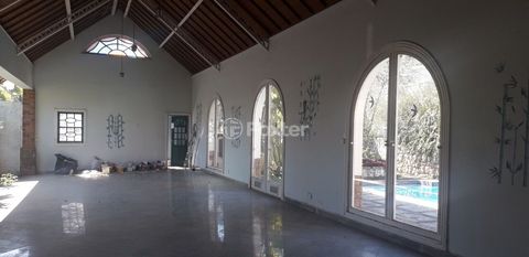 Image 4 - 930829