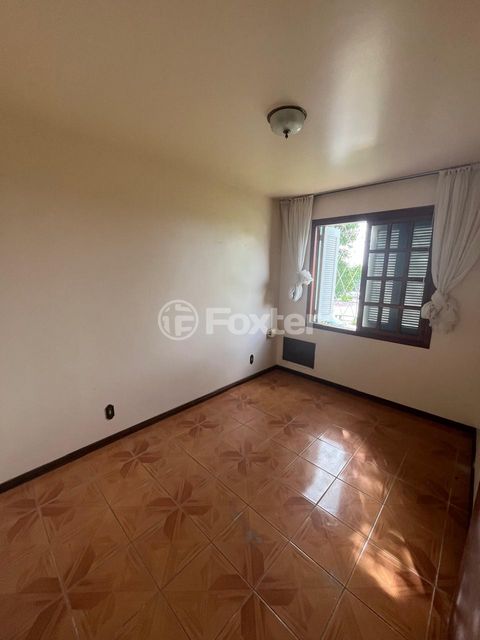 Image 8 - 930830