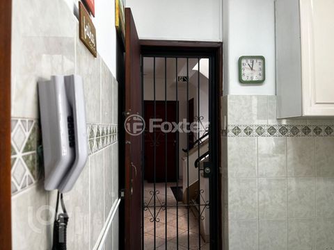 Image 6 - 930886