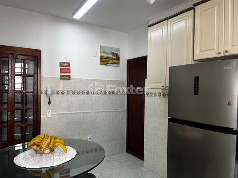 Image 4 - 930886