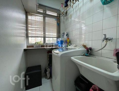 Image 8 - 930898