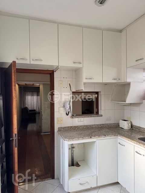 Image 3 - 930907