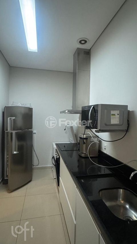 Image 3 - 930908