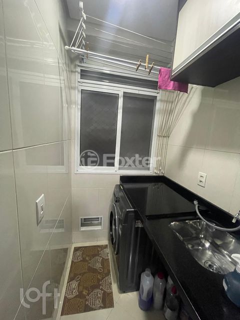 Image 4 - 930911