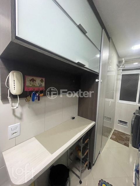 Image 3 - 930911