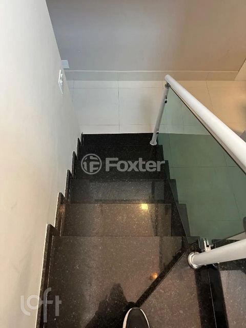 Image 6 - 930921