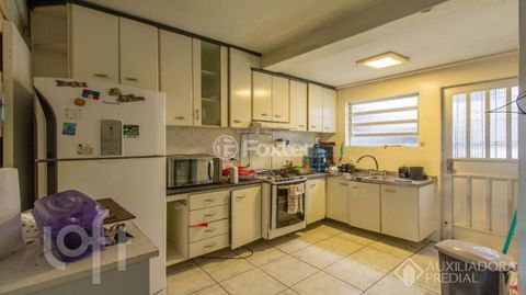 Image 3 - 930931