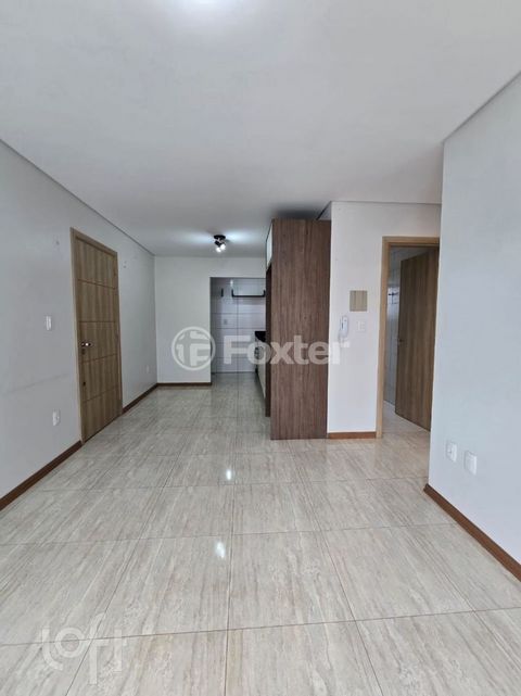 Image 6 - 930943